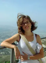  ??  ?? Solare
Due belle immagini della dottoressa Federica Marcolla morta ieri sulla via ferrata Che Guevara