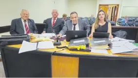  ?? ?? Los querellant­es Rolando Alum y Carlos Álvarez; los fiscales Luis Chamorro y Sonia Sanguinés.