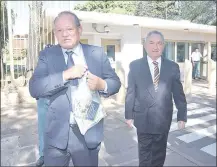  ??  ?? Los Ing. Augusto Ríos Tonina y Juan Bautista Ibáñez, a su salida de la embajada de Estados Unidos, ayer.