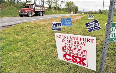  ?? BRANT SANDERLIN / AJC ?? Residents in the area of Crandall have mounted a campaign in opposition to a proposed “inland port,” which could handle about 50,000 containers per year.