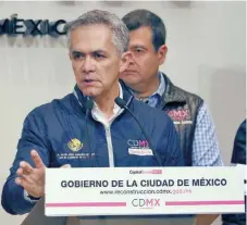  ??  ?? Miguel Ángel Mancera opina que es “clarísimo” que las manifestac­iones y tomas de tribuna por parte de los diputados de Morena tienen tinte político.