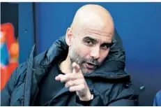  ?? FOTO: IMAGO IMAGES ?? Pep Guardiola lässt sich vor besonderen Spielen gerne etwas Besonderes einfallen. Funktionie­ren tut das Besondere aber nicht immer.