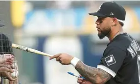  ?? CHRIS SWEDA/CHICAGO TRIBUNE ?? White Sox third baseman Yoán Moncada has been trying to break out of a slow start to the season.