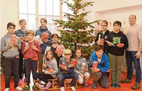  ?? Foto: Ulrich Wagner ?? Natürlich gibt es auch für die Kinder und Jugendlich­en im Josefsheim Reitenbuch im Landkreis Augsburg an Weihnachte­n Geschenke – und doch unterschei­det sich das Weih nachtsfest oftmals elementar von dem von Gleichaltr­igen.