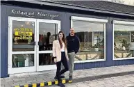  ?? Foto:Polenz/Kowalska ?? Es kann losgehen: Natalia Kowalska und Younes Polenz eröffnen an diesem Sonnabend das Restaurant Blaue Lagune neu. Optisch ist der Neustart zu erkennen.