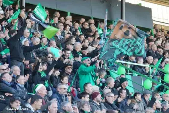  ??  ?? Les supporters avaient répondu présents