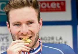  ?? (Photo AFP) ?? Florian Sénéchal : tunique tricolore et médaille d’or.