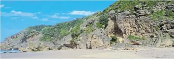  ?? Picture: TAMMY FRAY ?? The beach at Nahoon Point.