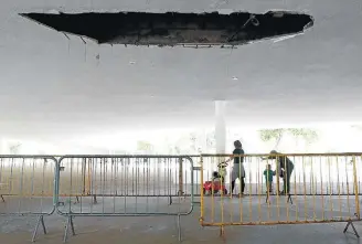  ?? HÉLVIO ROMERO/ESTADÃO ?? Lazer restrito no parque. Espaço foi isolado, mas secretário alega ‘questão muito pontual’