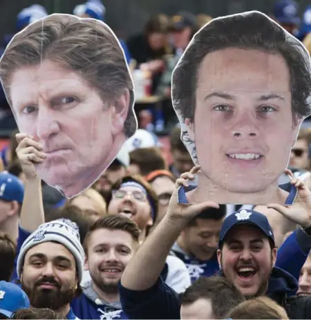  ?? KEVIN SOUSA/NHLI VIA GETTY IMAGES ?? They were holding the cut-outs at an April playoff game but these fans could have been predicting the Leafs’ award winners with coach Mike Babcock and rookie Auston Matthews finalists for two of the year-end prizes on Thursday night in Las Vegas.