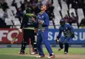  ??  ?? YEAH BOY! George Linde celebrates his dismissal of JJ Smuts last night.