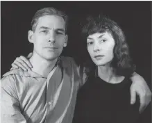  ??  ?? Willem and Elaine de Kooning, 1944, photo Ibram Lassaw, © Ibram Lassaw Estate