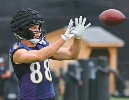  ?? KENNETH K. LAM/BALTIMORE SUN PHOTOS ?? Ravens rookie tight end Charlie Kolar will undergo sports hernia surgery and could miss several weeks.