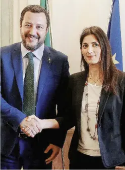  ?? Ansa ?? Roma Il ministro Matteo Salvini e la sindaca di Roma, Virginia Raggi