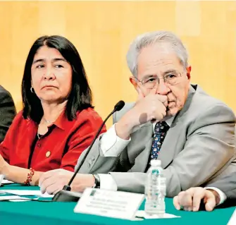  ?? DANIEL HIDALGO ?? Jorge Alcocer, secretario de Salud, asistió también al foro Transforma­ción del Sistema Nacional de Donación en San Lázaro/