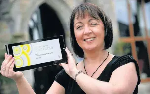  ??  ?? ●●Moss Lodge Hotel owner Samantha Fleming with the Manchester Tourism Award