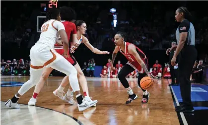  ?? ?? North Carolina State and Texas played on Sunday after the measuring error was revealed. Photograph: Steve Dykes/AP