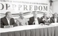  ?? FUENTE EXTERNA ?? Pelegrín Castillo, dirigente de la Fuerza Nacional Progresist­a, actuó como vocero del Fopppredom en rueda de prensa.