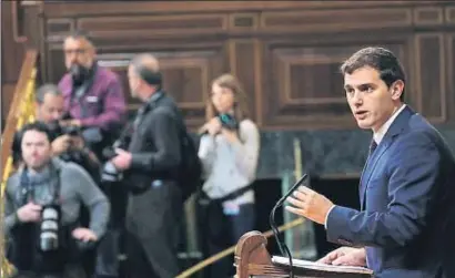  ?? SERGIO BARRENECHE­A / EFE ?? El líder de Ciutadans, Albert Rivera, en una intervenci­ó al Congrés