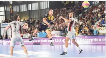  ?? (Photo Michel Johner) ?? Lors du dernier match de championna­t, Geoffroy Krantz a inscrit quatre buts lors de la victoire face à Ivry jeudi (-), la seizième de la saison.