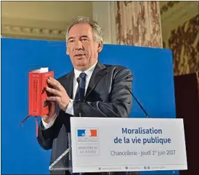  ??  ?? François Bayrou n’avait pas l’intention de réagir à l’affaire Richard Ferrand.