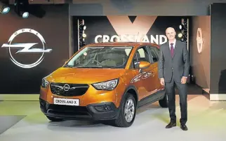  ??  ?? Bill Mott, director of internatio­nal sales operations for Opel, announced the new distributo­r for SA and plans to launch the Opel Crossland X.