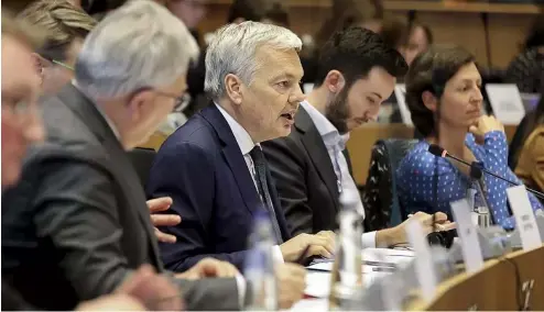  ?? ?? Les députés accusent Didier Reynders, le commissair­e européen à la Justice, d'avoir fourni des réponses évasives sur les fonds européens gelés de la Hongrie.