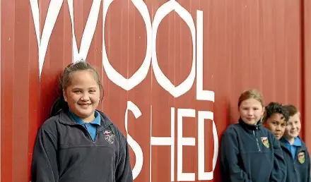  ?? LUKE KIRKEBY/FAIRFAX NZ ?? Students at Tokoroa’s David Henry School enjoy The Wool Shed visiting their school.