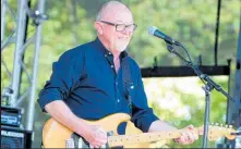  ??  ?? Dave Dobbyn (above) and Peter Urlich. Still on stage after nearly 39 years.