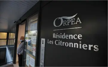  ?? (Photo Sébastien Botella) ?? Jean, 92 ans, a perdu 30 kg et la quasi-totalité de ses dents, neuf mois après son admission, selon ses proches.