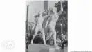  ??  ?? Arno Breker creó esculturas para el Estadio Olímpico de 1936 en Berlín.