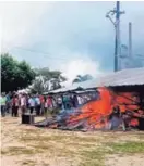  ?? AFP ?? Brasileños atacan campamento­s de venezolano­s.