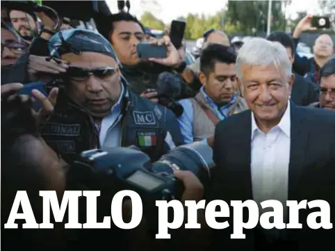  ??  ?? Después de festejar su virtual victoria, López Obrador mantuvo conversaci­ones con mandatario­s de distintos países como Francia, Estados Unidos, Canadá, Argentina, El Salvador, Chile, entre otros.