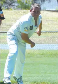  ??  ?? Right: Drouin’s Andy Downie bowls during the division four match against Garfield-Tynong.