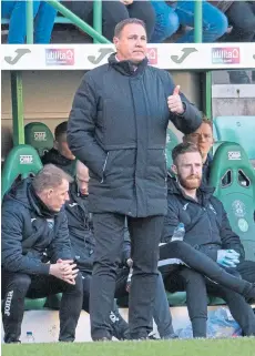  ?? ?? No thumbs-up from Malky Mackay for the ref’s decision.