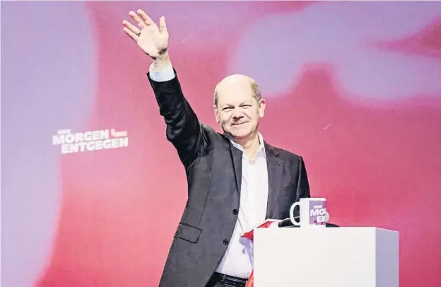  ?? FRA R R A ?? El socialdemó­crata Olaf Scholz, futuro canciller de Alemania, hablando ayer en Frankfurt en el congreso de las juventudes de su partido