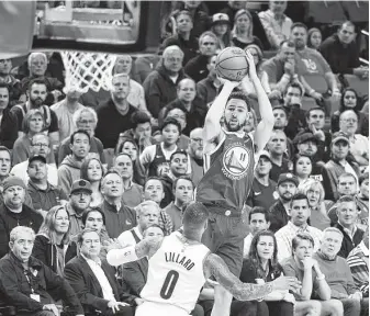  ?? Steve Dykes / Getty Images ?? Golden State’s Klay Thompson scored 17 points on 7-of-21 shooting, including 3-of-10 on 3-pointers.