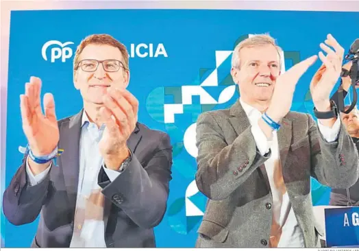  ?? ÁLVARO BALLESTERO­S / EP ?? El líder del PP, Alberto Núñez Feijóo (izq.), y el presidente de la Xunta, Alfonso Rueda, esta semana en la Junta Directiva del PP en Santiago de Compostela.