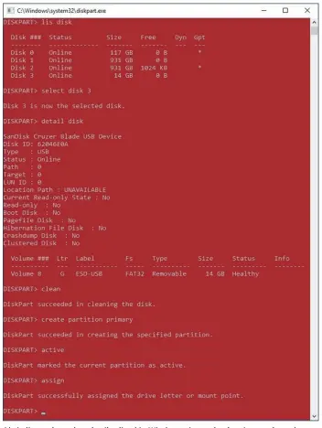  ??  ?? Als je liever de tools gebruikt die al in Windows zitten, dan kun je met de tool Diskpart op de Opdrachtpr­ompt een usb-stick inrichten en met Verkenner dan de installati­ebestanden vervolgens kopiëren en op de stick zetten.