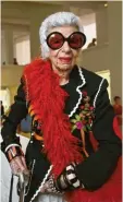  ?? Foto: Toni Albir, dpa ?? Iris Apfel – hier 2015 im spanischen Barcelona.