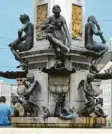  ??  ?? Der Herkulesbr­unnen ist einer von drei Monumental­brunnen in Augsburg.