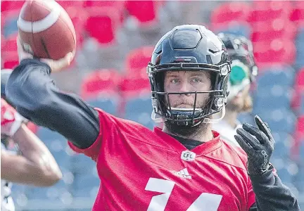  ?? WAYNE CUDDINGTON ?? Redblacks quarterbac­k Ryan Lindley had a full week of practising with the first-team offence ahead of his second start.