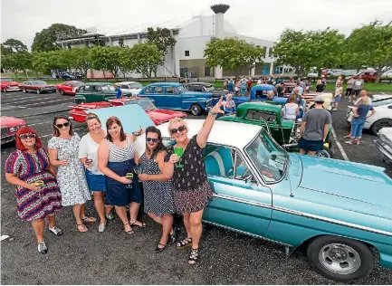  ?? SIMON O’CONNOR/FAIRFAX NZ ?? Sharon Clarry, Jen Busby, Lara Phillips, Nicky Smith, Darlene Gibson and Michelle Clarry of Egmont Village brought the party to TSB’s carpark.