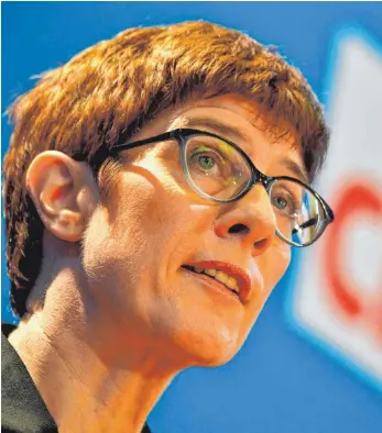  ?? FOTO: AFP ?? Die bisherige CDU-Generalsek­retärin Annegret Kramp-Karrenbaue­r will im Fall ihrer Wahl zur neuen Vorsitzend­en den Einfluss der Partei auf die schwarz-rote Regierung deutlich vergrößern.