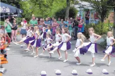  ?? FOTO: WOLFGANG FATH ?? Als besonders flott erwiesen sich die Tanzmäuse beim Sommerfest des Sportverei­ns Pommertswe­iler.