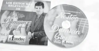  ??  ?? Portada del nuevo disco de Néstor Damián Girett, que reúne 18 de sus principale­s éxitos.