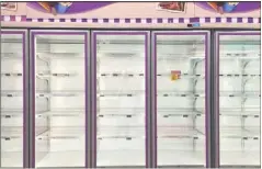  ?? (Photo DR) ?? Deux rayons frais, dont celui des glaces, ont dû être vidés chez Carrefour faute d’électricit­é pour les rafraîchir.