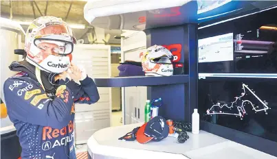  ?? — Gambar AFP ?? MELUAT: Verstappen bersiap sedia memulakan latihan menjelang F1 GP USA di Litar The Americas di Austin, Texas.
