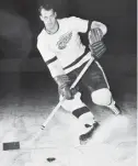  ?? AP FILE ?? Gordie Howe, shown here in 1956, set scoring records that stood for decades.