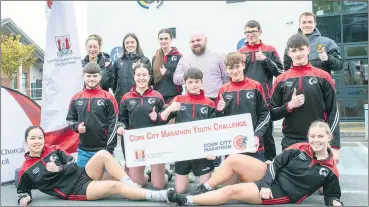  ?? (Pic: Brian Lougheed) ?? THUMBS UP - Students from Glanmire Community College with PE teachers, Lisa Hegarty and Laura Nagle along with Cork City Council’s Gary O’Sullivan and Liam Harris, give the thumbs up to the Cork City Marathon 2023 Youth Challenge.